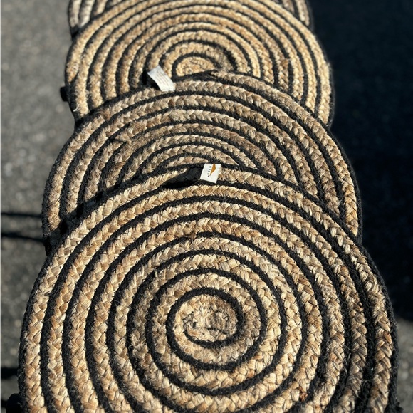 4 Domain Table Mats - Picture 4 of 4